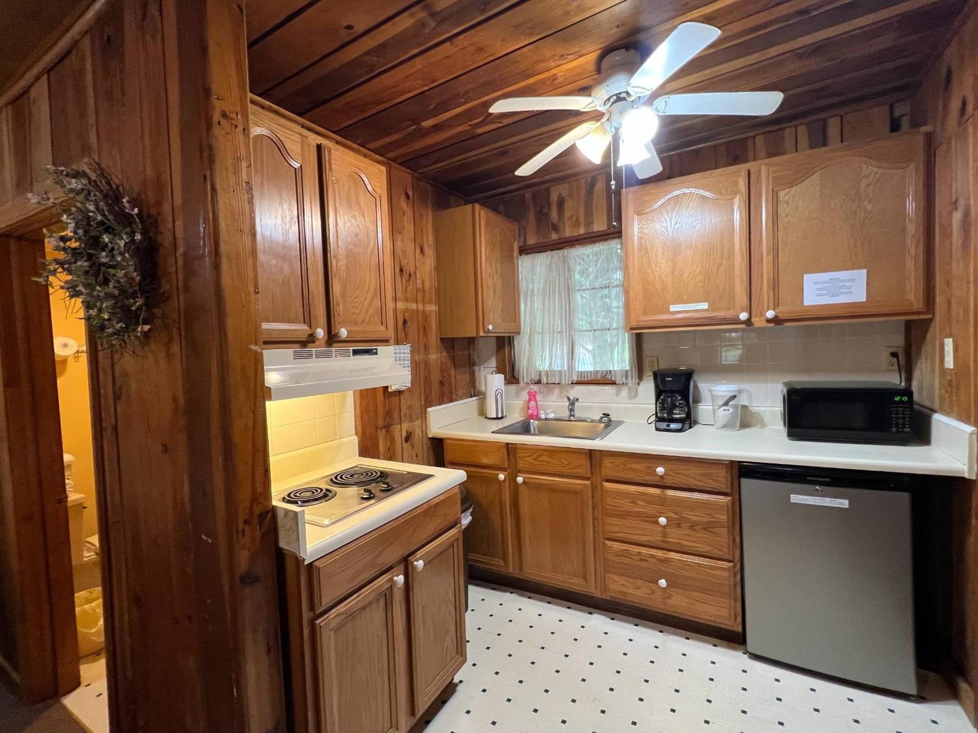 Mountain Lake Cottages Hendersonville Bagian luar foto