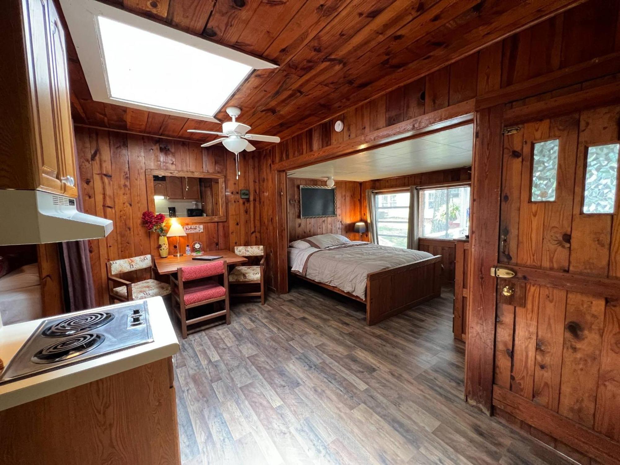 Mountain Lake Cottages Hendersonville Bagian luar foto