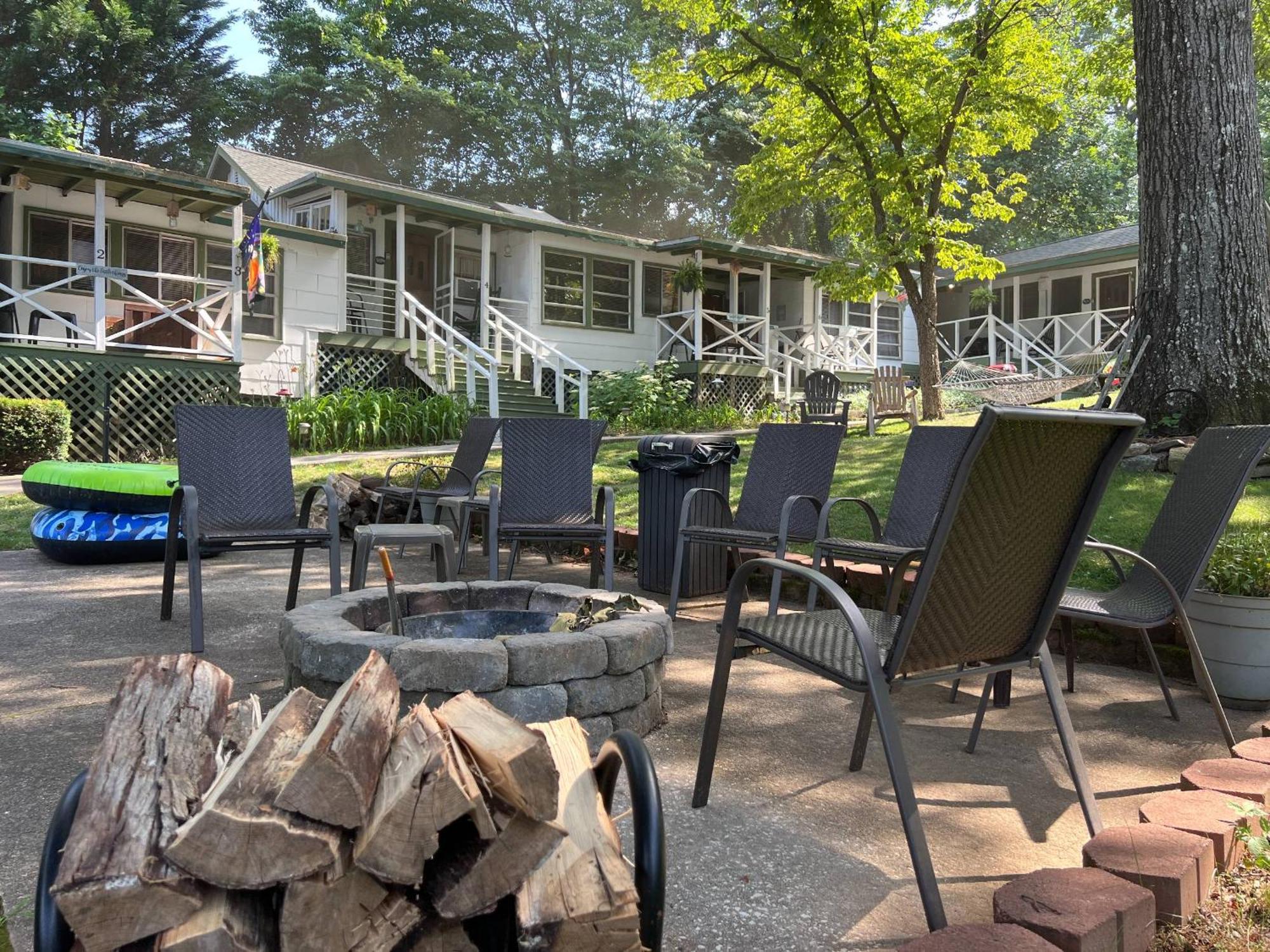 Mountain Lake Cottages Hendersonville Bagian luar foto
