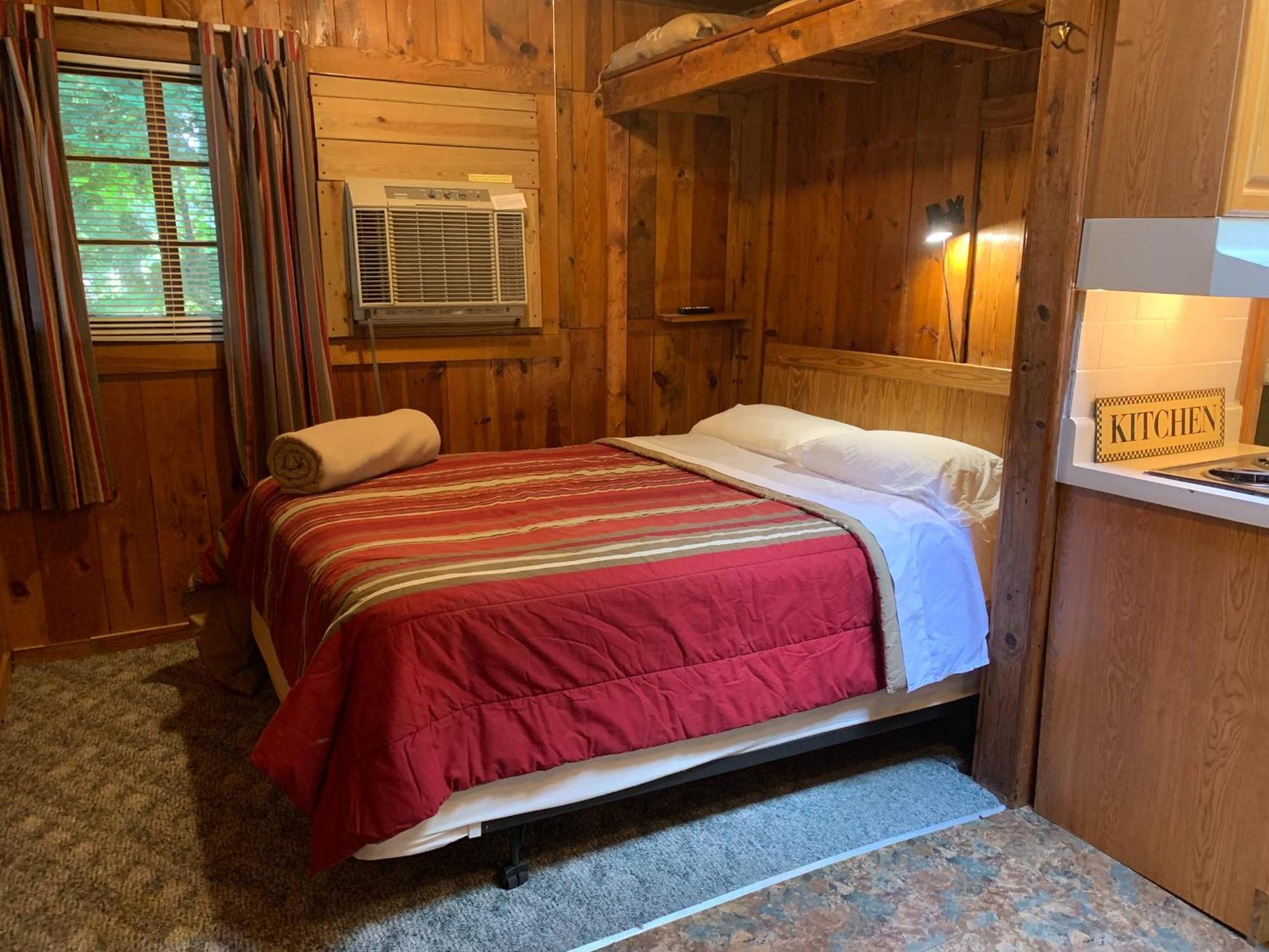 Mountain Lake Cottages Hendersonville Bagian luar foto