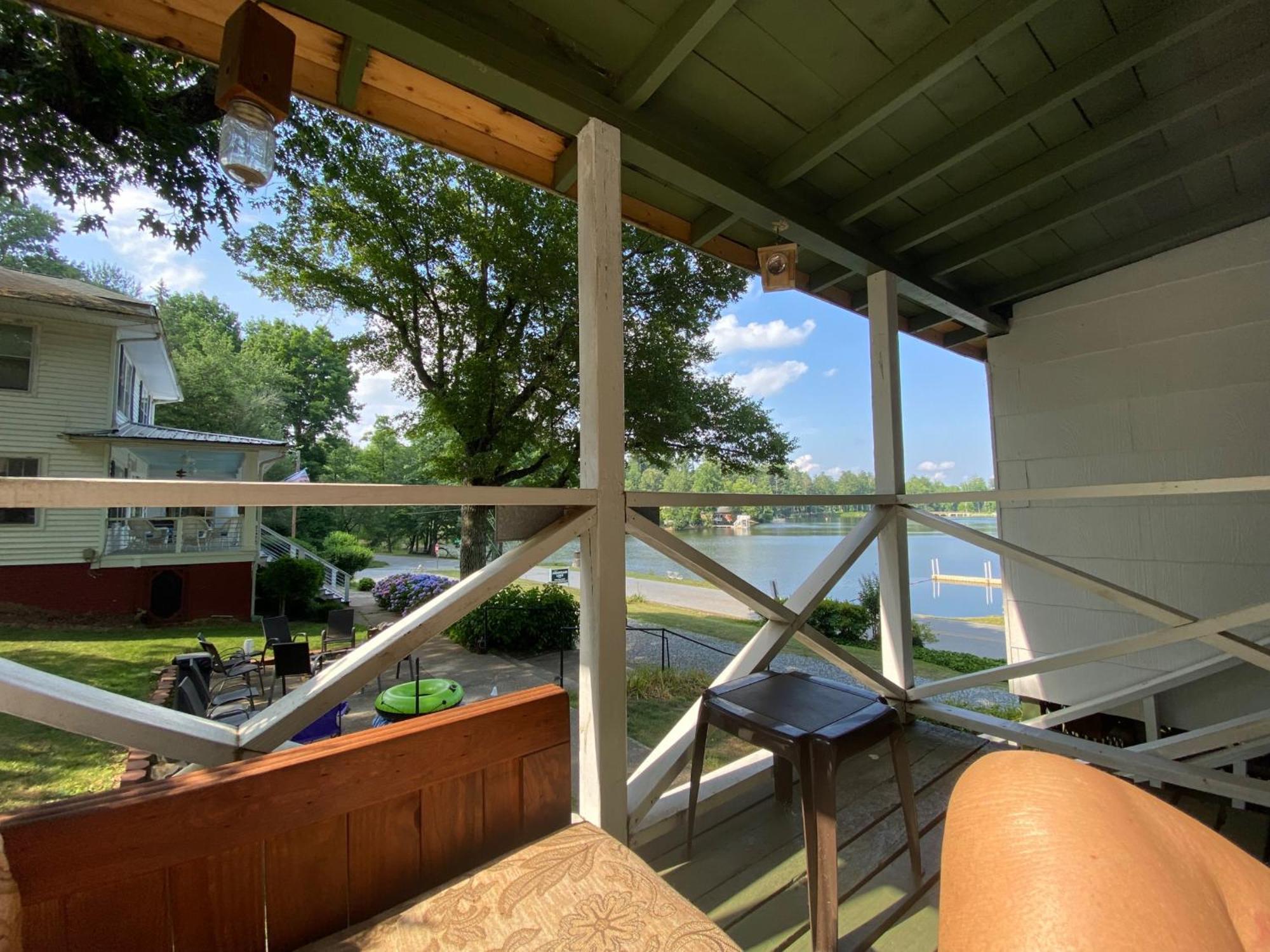 Mountain Lake Cottages Hendersonville Bagian luar foto