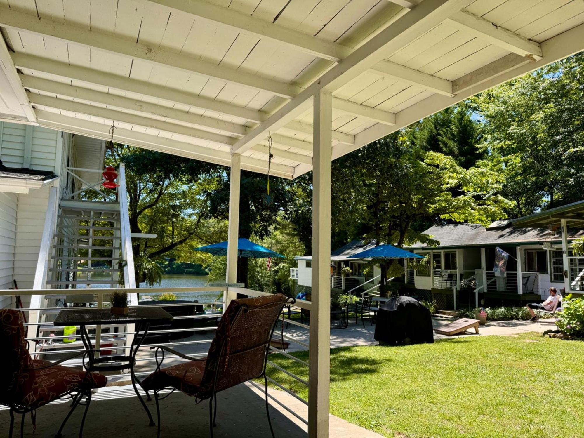 Mountain Lake Cottages Hendersonville Bagian luar foto