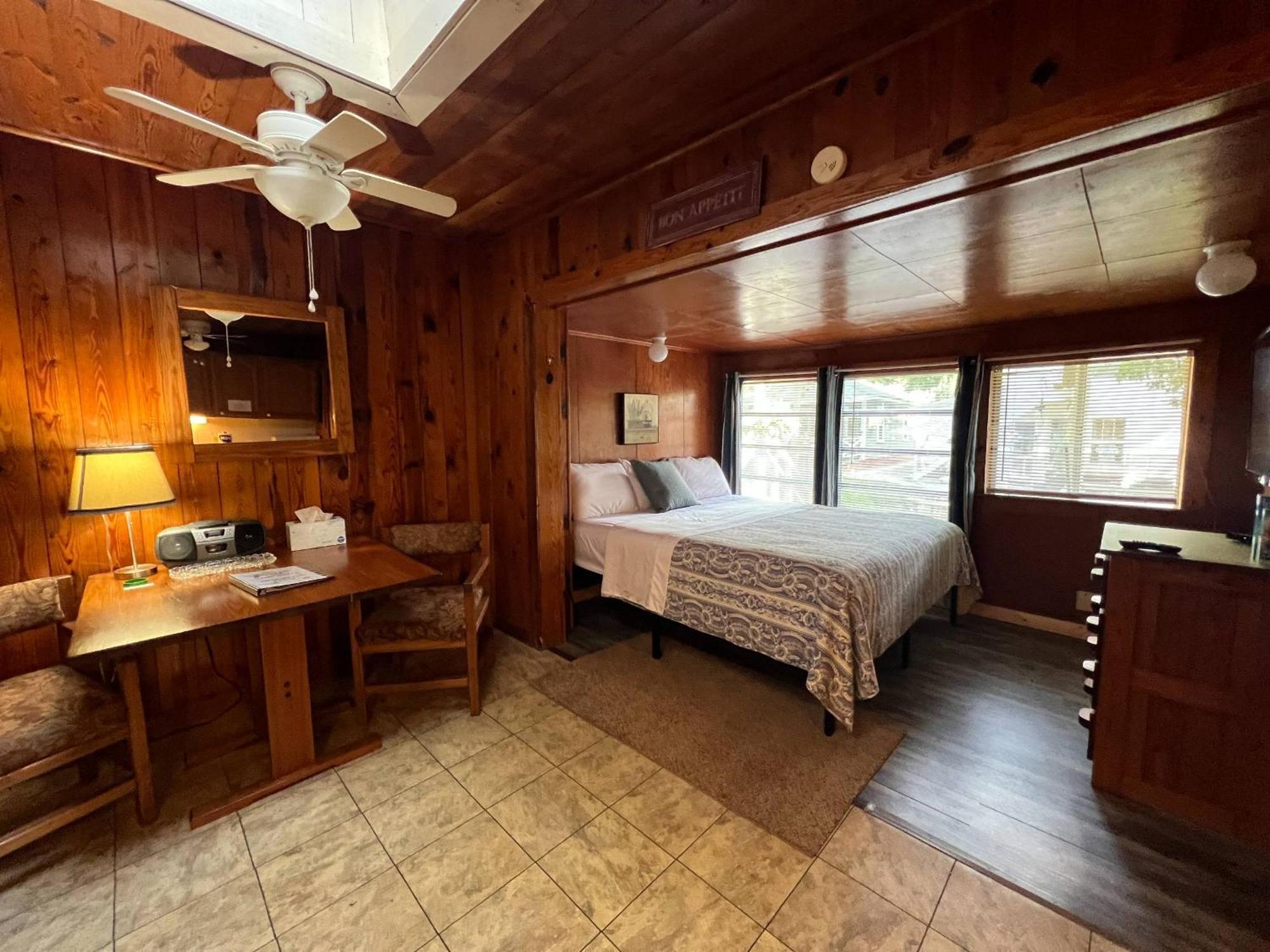 Mountain Lake Cottages Hendersonville Bagian luar foto