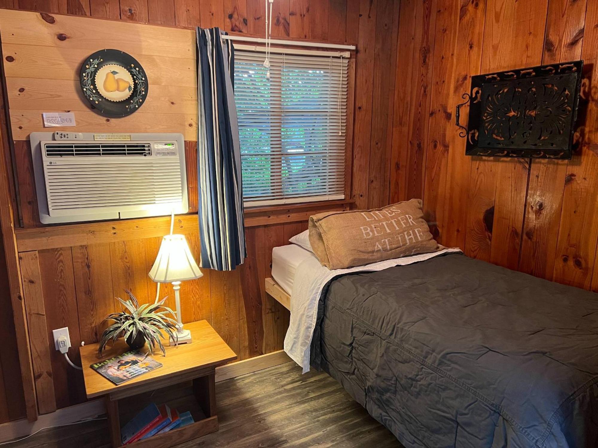 Mountain Lake Cottages Hendersonville Bagian luar foto