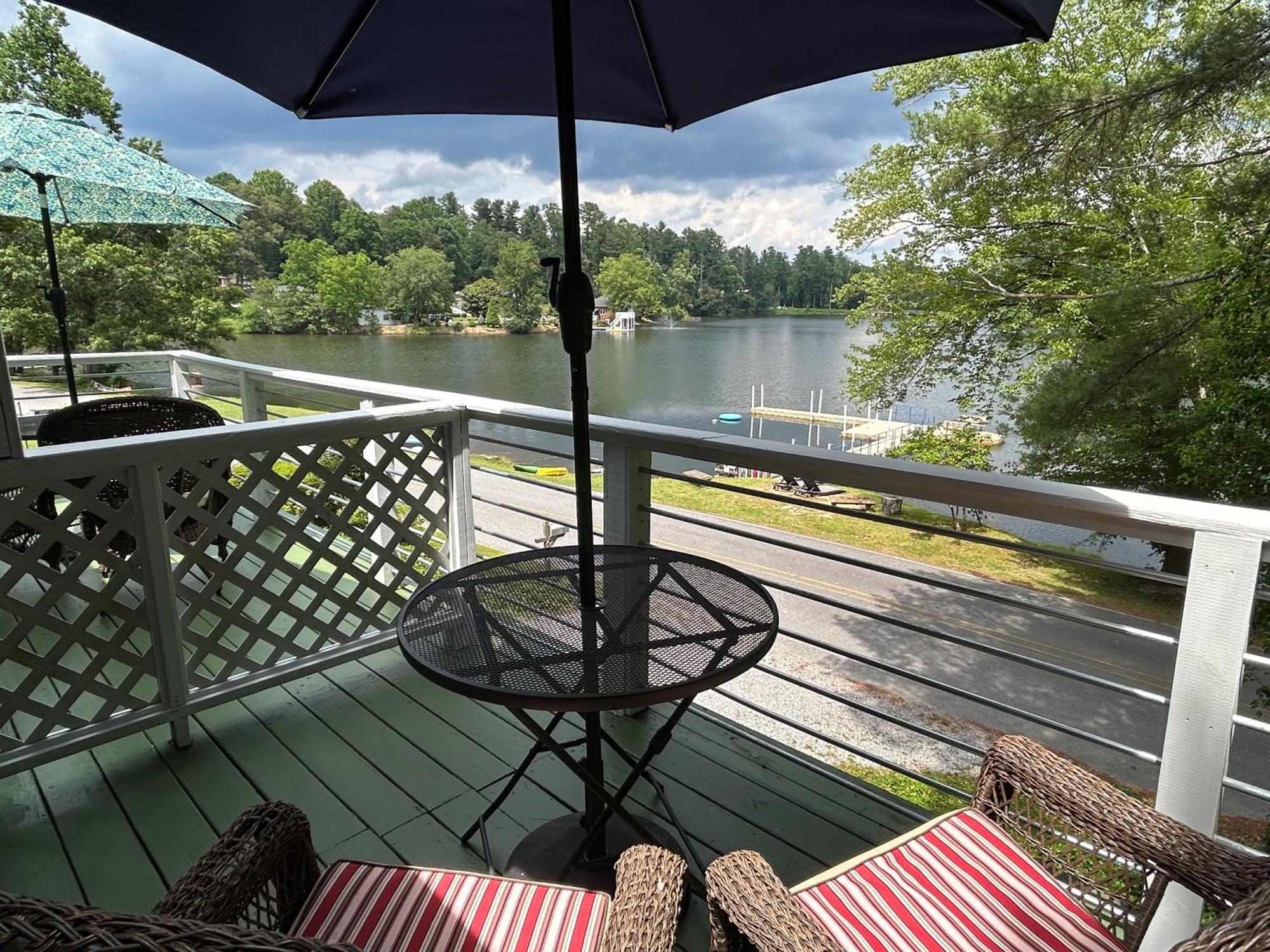 Mountain Lake Cottages Hendersonville Bagian luar foto