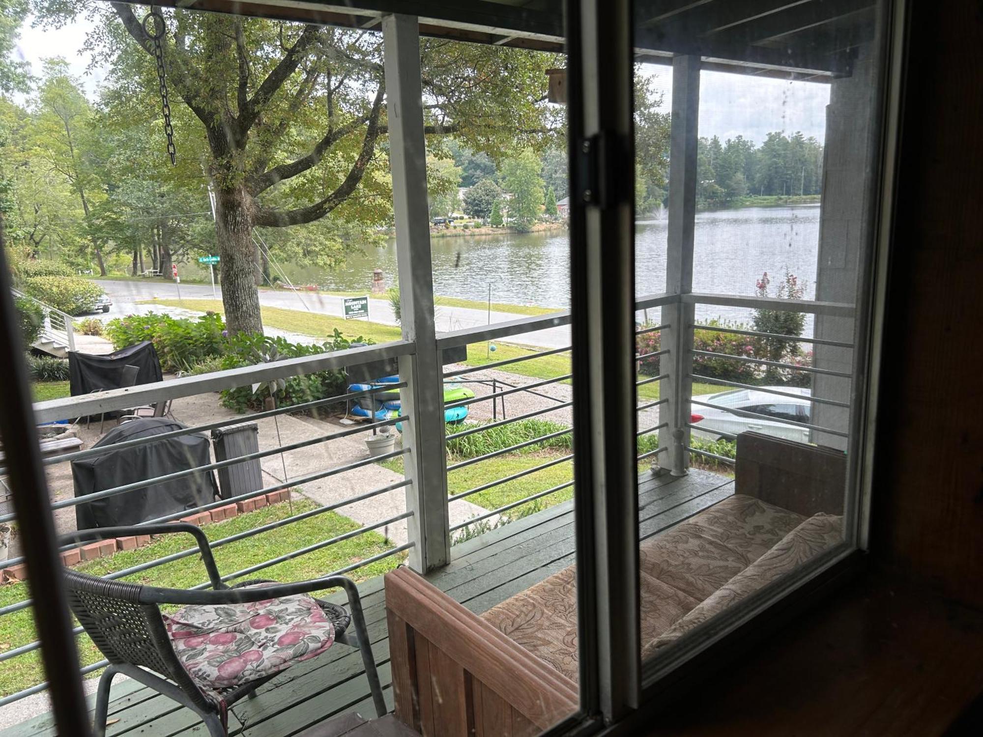 Mountain Lake Cottages Hendersonville Bagian luar foto