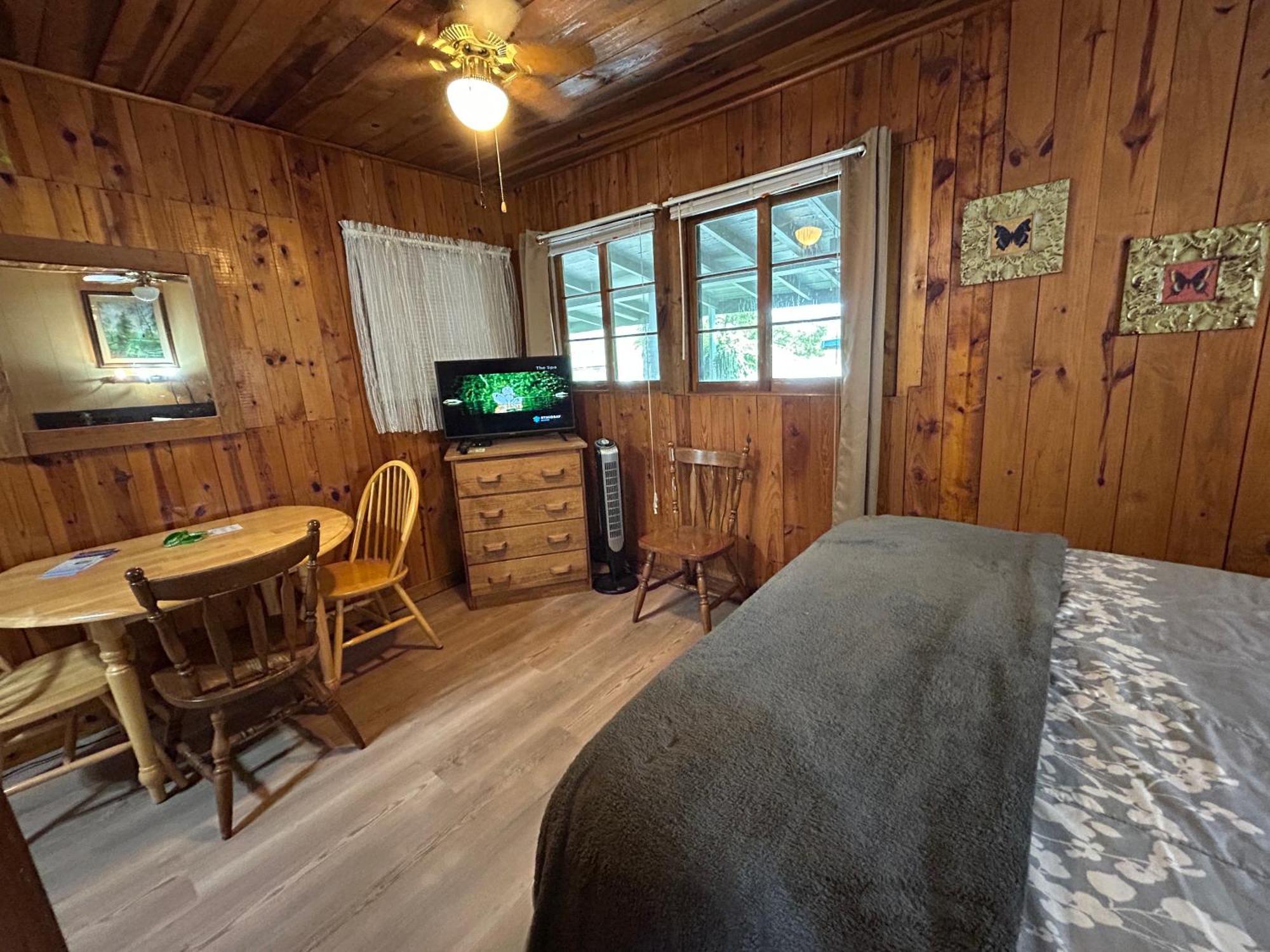 Mountain Lake Cottages Hendersonville Bagian luar foto